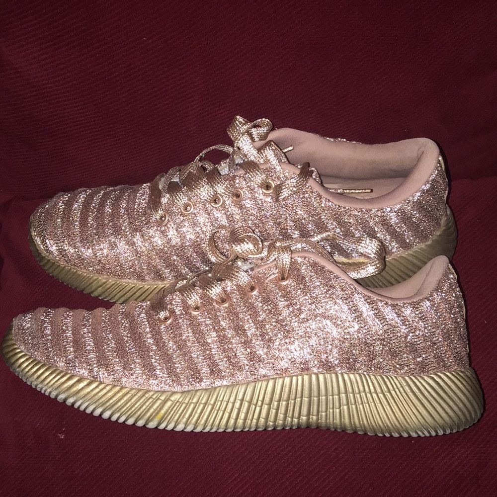 Roxy Rose - Rose Gold Sneakers - 10